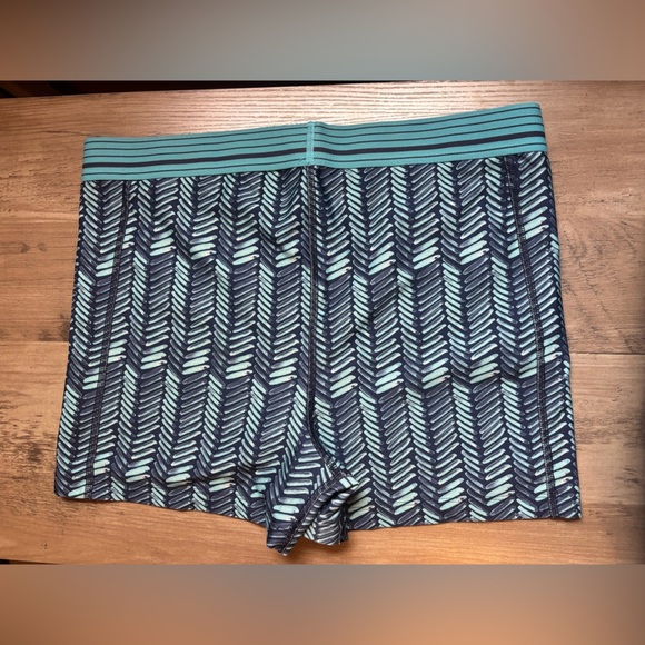 BUNDLE Under Armour Spandex Shorts Women’s Size Large/XL - Picture 6 of 6